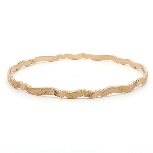 1970s Vintage Estate 21K Yellow Gold Hand-Engraved Bangle