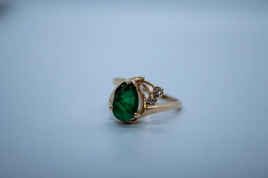 14 K Y/G Emerald and Diamond Estate Ring