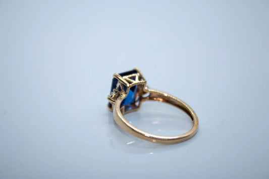 18K Yellow Gold Sapphire Ring