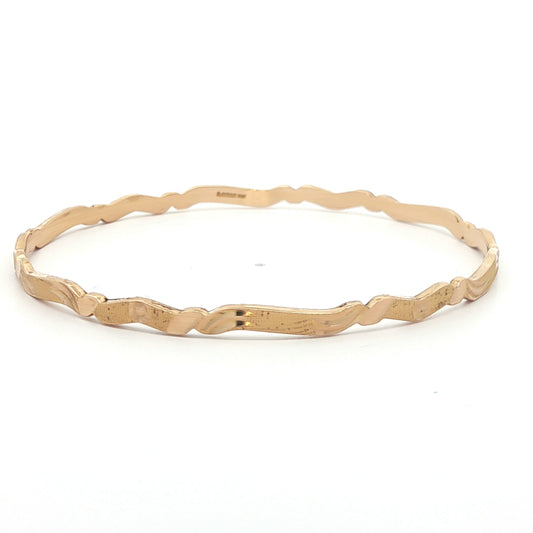 1970s Vintage Estate 21K Yellow Gold Hand-Engraved Bangle