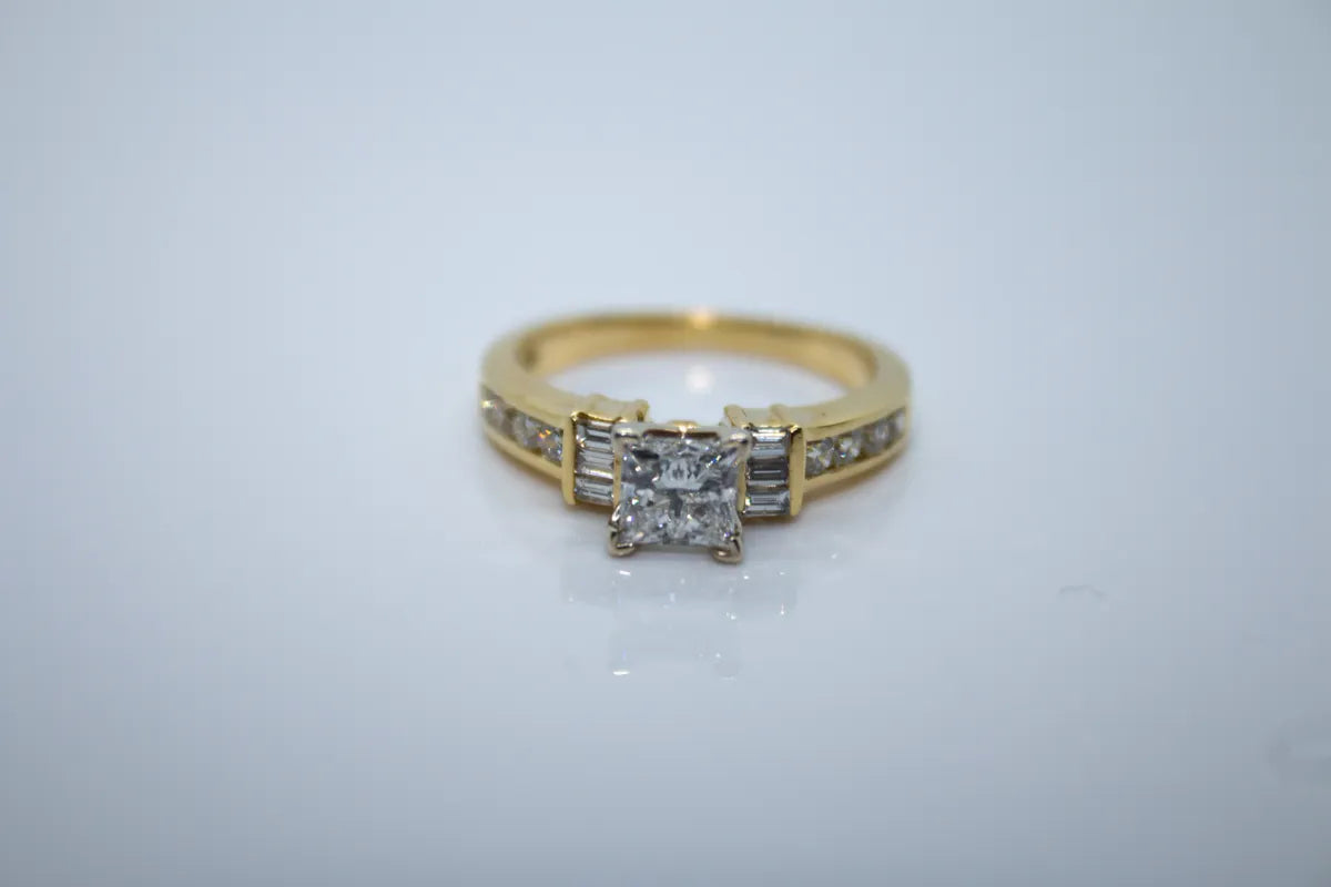 18 K Yellow Gold Estate Diamond Ring