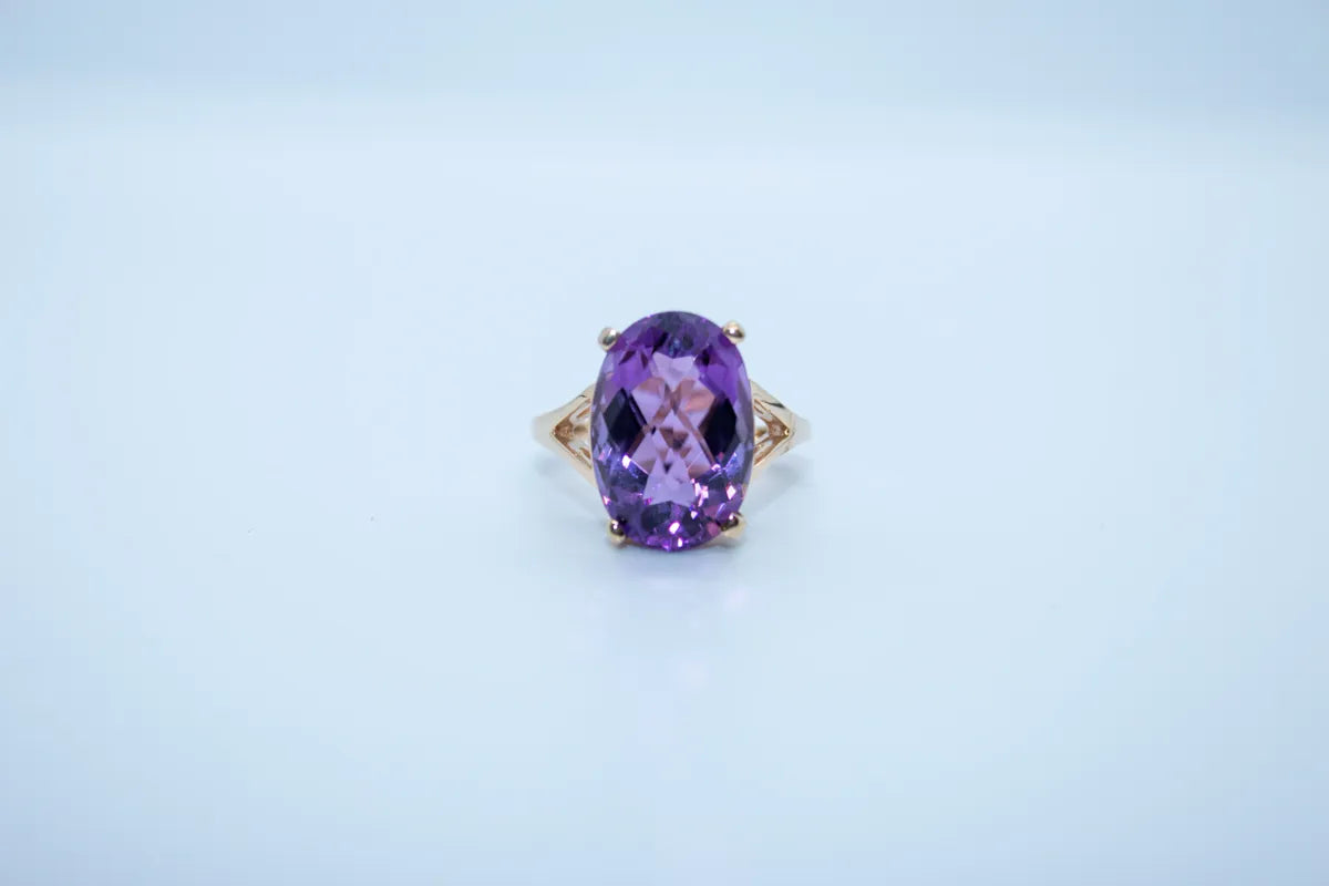 14 K Y/G Amethyst Ring