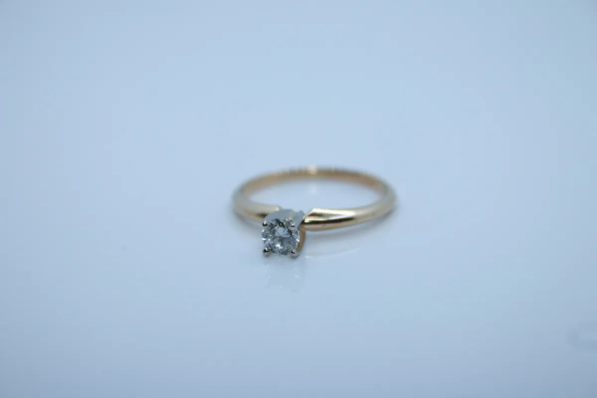 14K Yellow Gold Diamond Ring Solitare