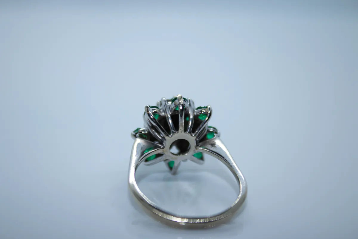 14 K White Diamond Emerald Ring