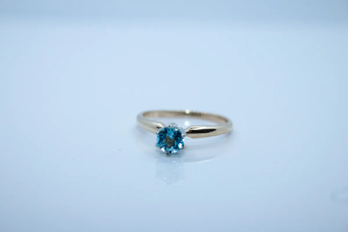 14K Yellow Gold Blue Topaz Solitaire Ring