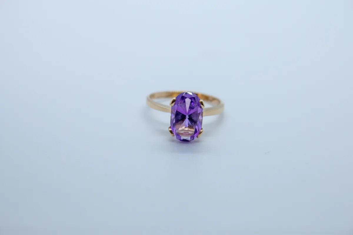 14 K Y/G Amethyst Ring, Oval Cut