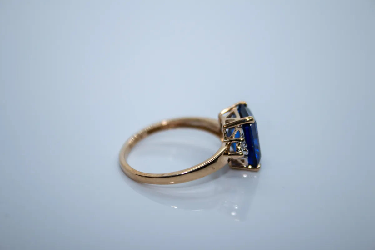 18K Yellow Gold Sapphire Ring